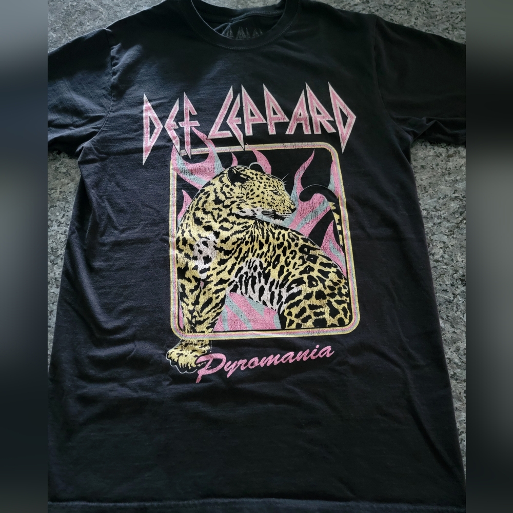Def Leppard Men's Shiet Sz Medium